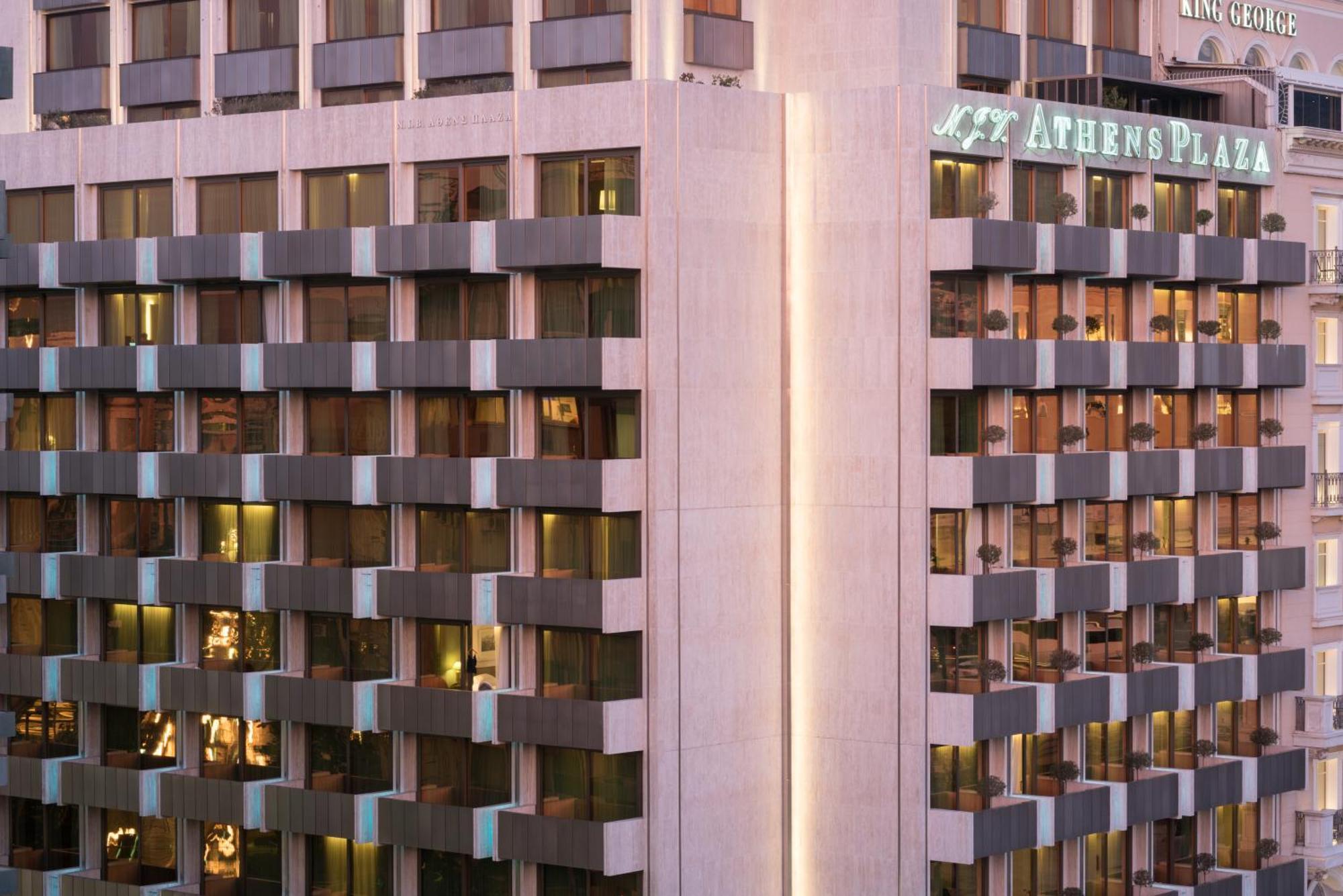 Hotel Njv Athens Plaza Exteriér fotografie The hotel at night